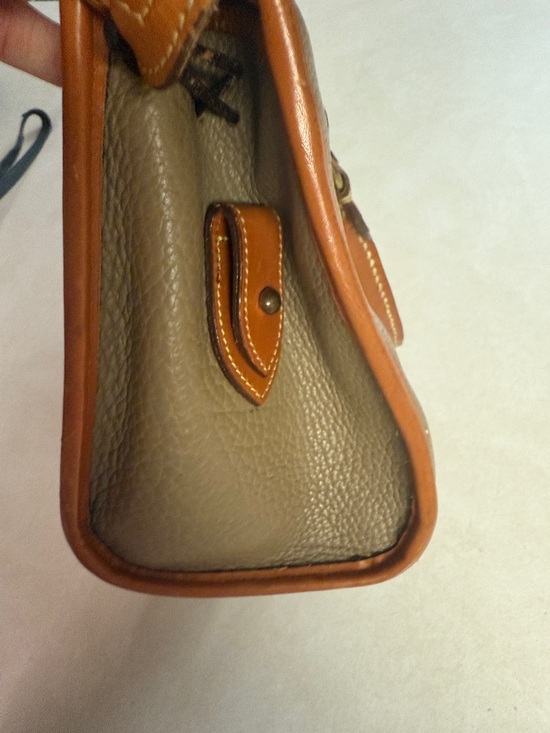Dooney & Bourke Tan and Brown Pebbled Leather Tote VINTAGE ☦️👸🏼 - Picture 10 of 10